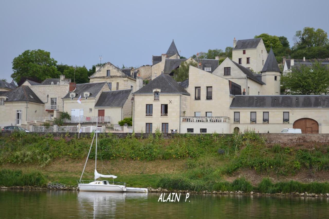 Le Prieure Bed & Breakfast Монсоро Екстериор снимка